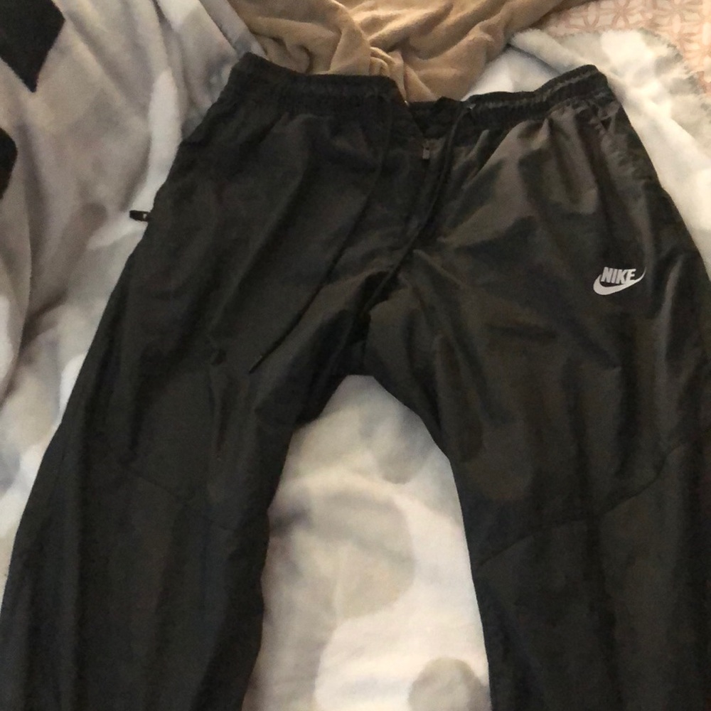 NIKE WINDBREAKER SWEATS